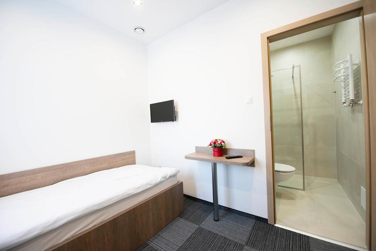 Hostel Sms Free Parking Bydgoszcz Bagian luar foto